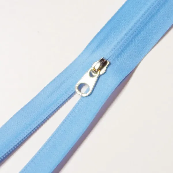 ライトブルー