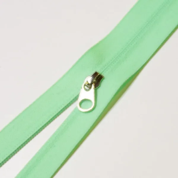 ライトグリーン